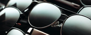 2023 Sunglasses Comparison: Ray-Ban Aviator vs Oakley Holbrook XL