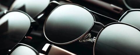 2023 Sunglasses Comparison: Ray-Ban Aviator vs Oakley Holbrook XL