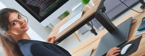2023 Stand-Up Desk Review: ErGear vs. Flexispot - Right Choice